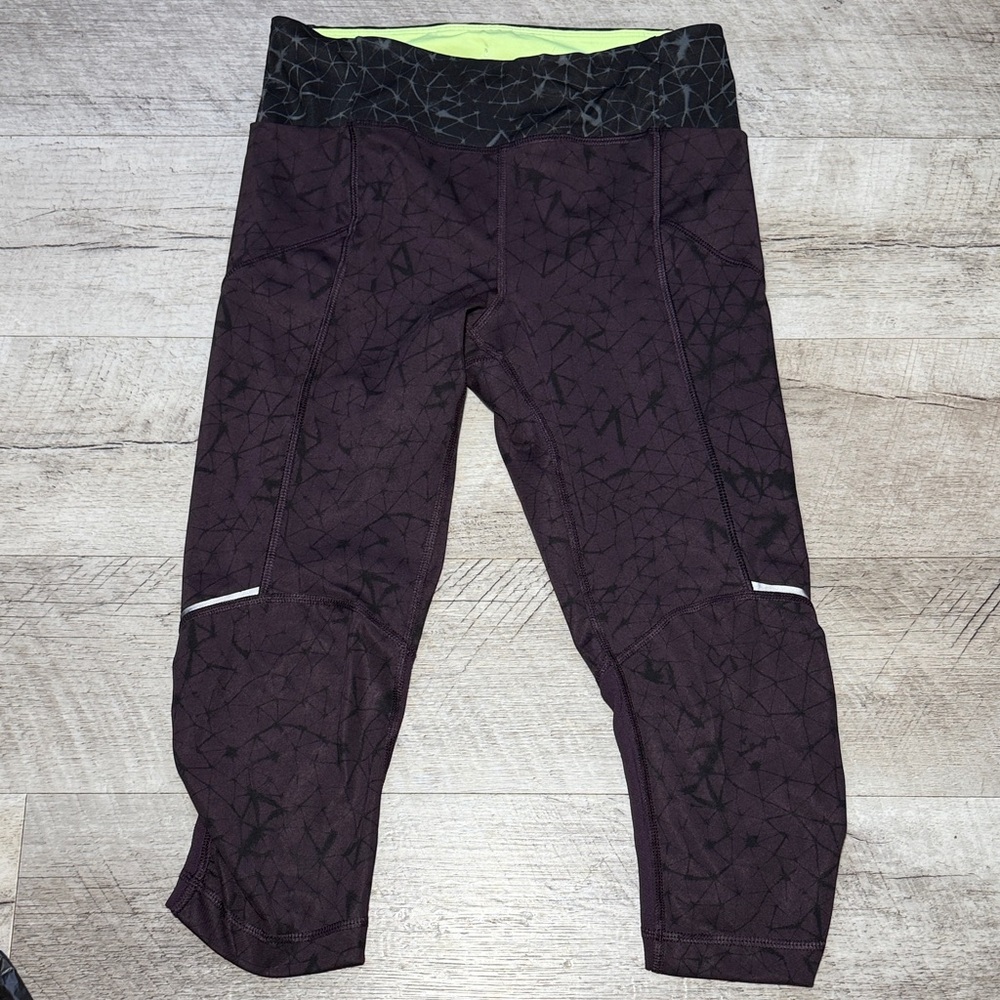 lululemon athletica Dark Purple Geometric Leggings crop Size 4